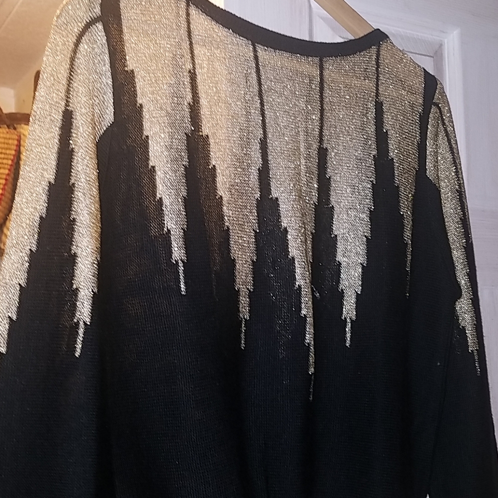 Sweater gold shimmer and black